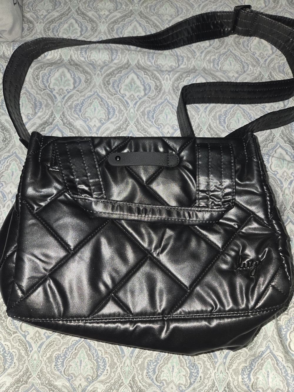 Quilted Black Crossbody Bag with Adjustable Strap